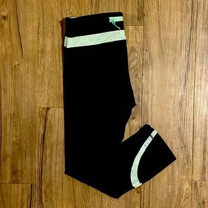 lululemon leggings with teal polka dot trim